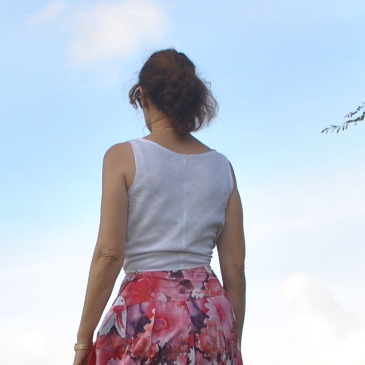 hunter tank top back